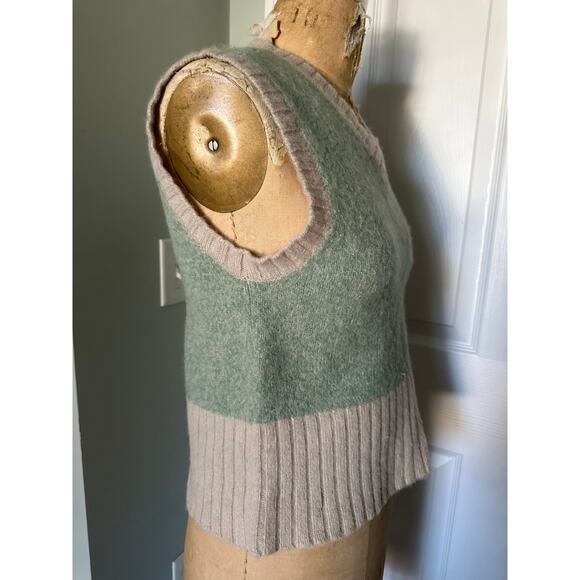 Vintage woman wool vest sage green cream sweater sleeveless v neck Maurices sz s - Picture 7 of 13